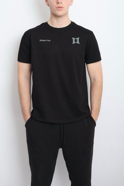 CAMISETA "HERE TO PERFORM." NEGRA