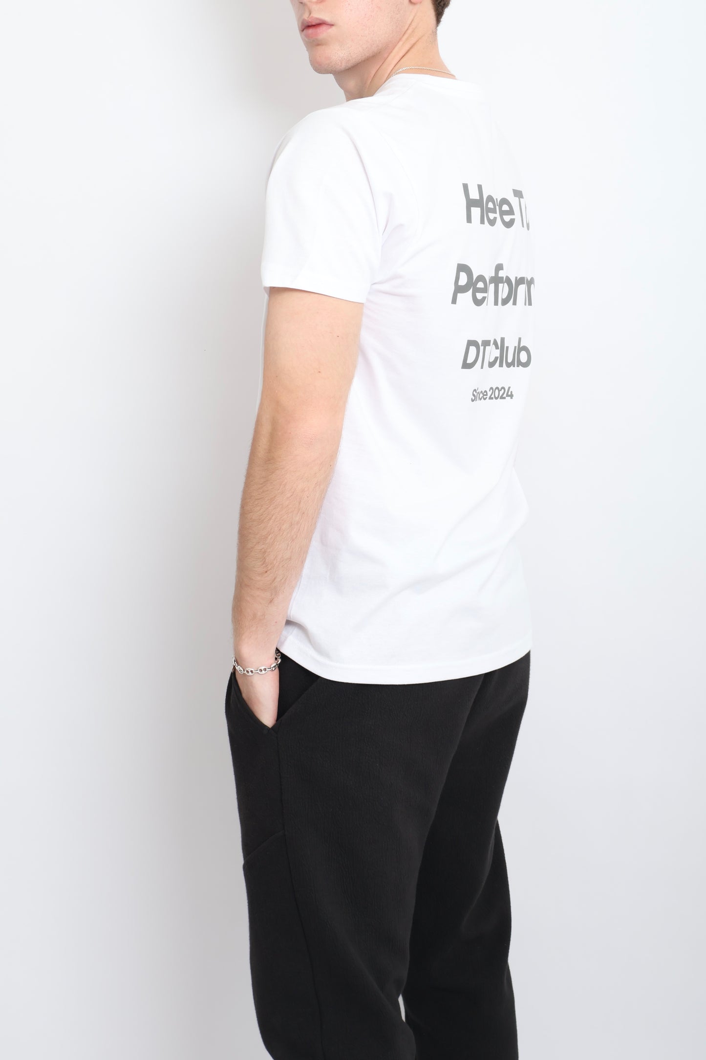 Camiseta Here To Perform WHITE Regular Fit