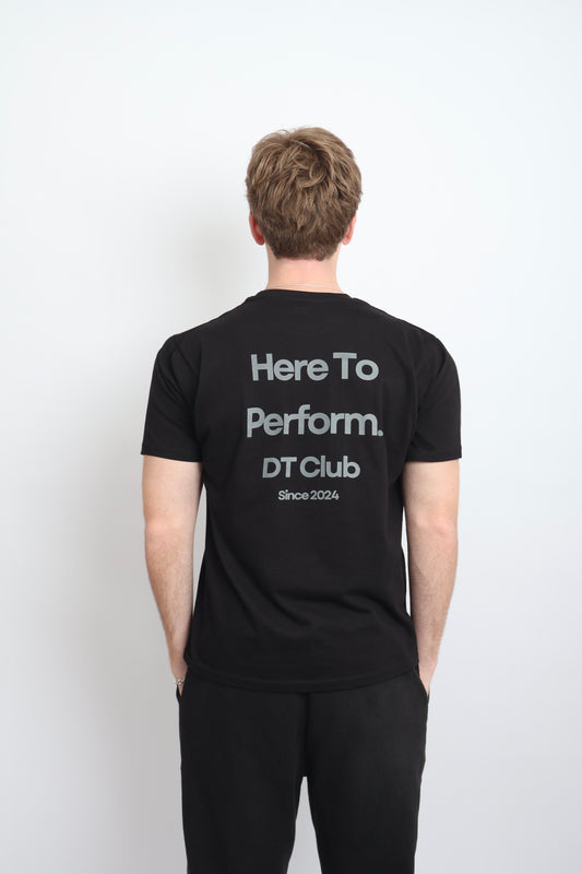 Camiseta Here To Perform BLACK Regular Fit