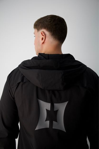 CHAQUETA TÉCNICA LIGERA NEGRA