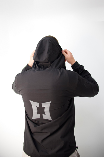 CHAQUETA TÉCNICA LIGERA NEGRA